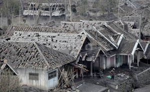 Cerita Juwanto Nekat Bermalam di Rumah Saat Diguyur Abu dan Batu Kelud