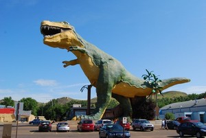 Beginilah Patung Dinosaurus Terbesar di Dunia