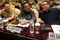 (Kiri ke kanan) Basuki T Purnama (Ahok), Rano Karno, dan Deddy Mizwar hadir dalam diskusi pembentukan UU Megapolitan di Gedung DPR, Jakarta.