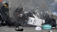 Selain menewaskan tiga orang, setidaknya 58 orang luka-luka dalam bentrokan tersebut. REUTERS/Athit Perawongmetha.