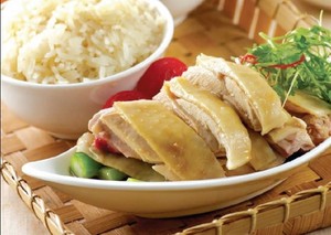 Hainan Chicken Rice dan Chili Crab Asli Singapura Disajikan di Cinnamon