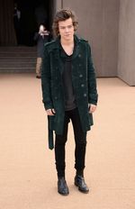 Gaya Harry Styles di London Fashion Week 2014