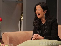     Ia terlihat sumringah saat menjadi bintang tamu di acara Show Imah di Trans TV, Senin (17/2/2014). Asep/detikHOT.