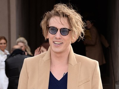 Jamie Campbell Bower Stylish di London Fashion Week 2014