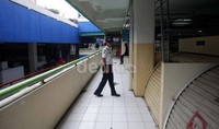 Kios berukuran 2 meter x 2 meter di Pasar Blok G yang sudah dibuka sejak tahun lalu ini masih terlihat sepi hingga sekarang.     