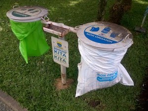 Tempat Sampah Kresek Itu Kini Banyak yang Rusak