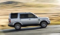 Berlabel Discovery XXV, model mobil asal Inggris ini pun merayakan ulang tahun peraknya.
