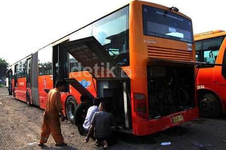 Ahok Kecolongan, Kapan DPRD Membentuk Pansus Transjakarta?