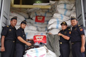 Bea Cukai Gagalkan Penyelundupan Pakaian Bekas Senilai Rp 500 Juta