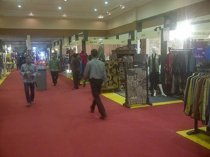Ratusan Kain Songket dan Batik Mejeng di JCC Senayan