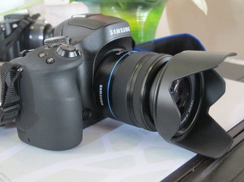 Kini sudah masuk era smart camera 3.0. Dimana sudah ada fitur Tag & Go, yang sudah menawarkan zero configuration serta easy connection. Hal inilah yang telah kami bawa di Galaxy NX30, papar Andreas, di sela acara Samsung Forum di Bali.