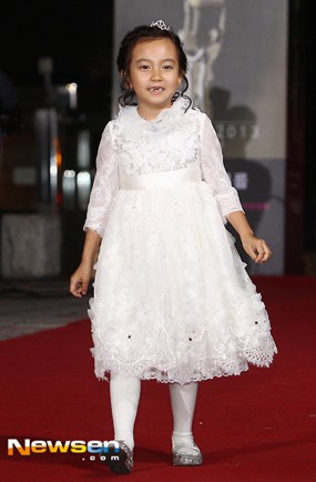 Aktris Cilik Kal So Won Gabung YG Entertainment