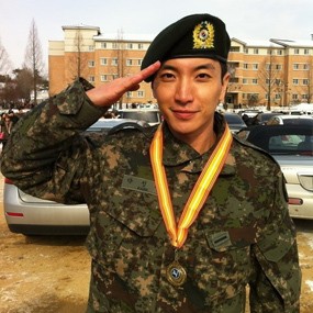 Artis-artis Ganteng Korea yang Siap Wajib Militer Tahun Ini