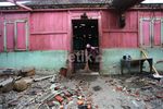 Warga Desa Laharpang Bersih-bersih Rumah