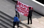 Bentangkan Spanduk di DPR, 2 Mahasiswa Diamankan