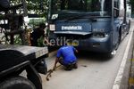 TransJakarta Mogok di Depan Gedung KPK