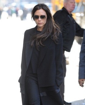 Victoria Beckham Tak Lagi Gunakan Payudara Implan