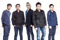 Sama kan seperti baju-baju kasual yang bisa nyambung ke mana aja selama sopan dan santun, ujarnya lagi. (doc. Musica Studios)