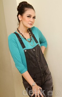 Luna Maya saat ditemui di kawasan Kebon Jeruk, Jakarta Barat, Rabu (19/2/2014). Gus Mun/detikHOT.