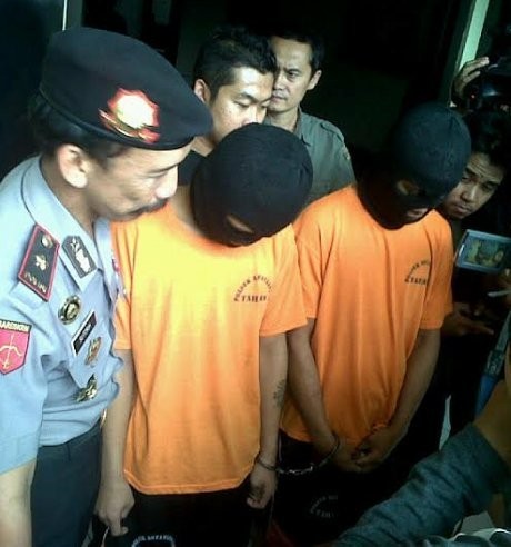 Ditangkap Polisi, Pemuda Ini Gagal Beli Baju Band NOAH