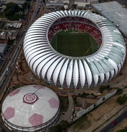 Estadio Beira-Rio di Porto Alegre. Stadion yang menjadi markas SC Internacional ini berkapasitas 56.000 tempat duduk. Reuters/Edison Vara.