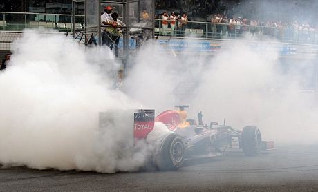 FIA Izinkan Aksi Donat untuk Pemenang F1 di 2014