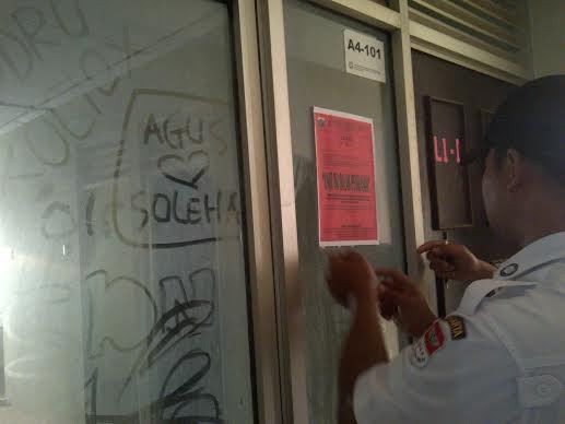 Dinas Perumahan DKI Segel 40 Unit Rusun Pinus Elok