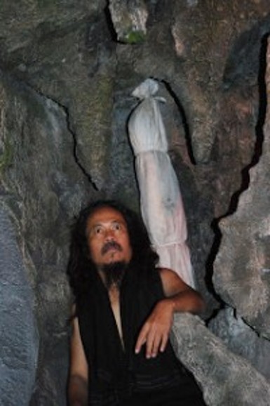 Hiii.. Ki Joko Bodo Punya Gua Pribadi dan Ada Pocongnya!