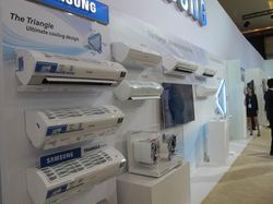 Samsung Forum: Mesin Cuci Pintar Sampai TV Rp 1,7 Miliar