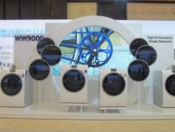 Samsung Forum: Mesin Cuci Pintar Sampai TV Rp 1,7 Miliar