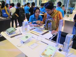 Galaxy Square, Sarang Raksasa Gadget Samsung