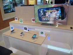 Galaxy Square, Sarang Raksasa Gadget Samsung