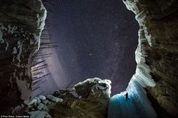 Foto Selfie Spektakuler di Alam Liar