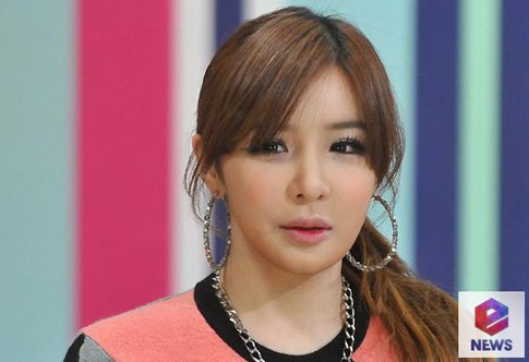 Bom Puji Lagu Ciptaan CL di Album CRUSH 2NE1