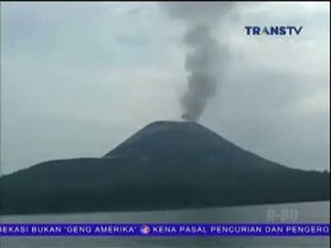 Gunung Anak Krakatau dalam Status Waspada