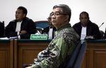 Akil Mochtar Jalani Sidang Perdana