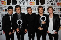 Boyband One Direction juga berhasil meraih dua penghargaan, yaitu Global Success Award dan British Video Of The Year. Anthony Harvey/Getty Images.