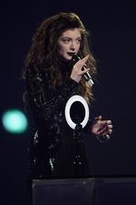 Lorde Tampil Gotik