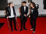 Niall One Direction Pakai Tongkat di BRIT Awards 2014