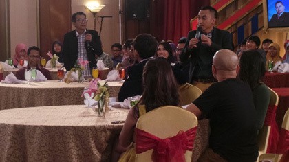 Denny Ikhlas Chandra, Si Pemandu Indonesia Lawak Klub