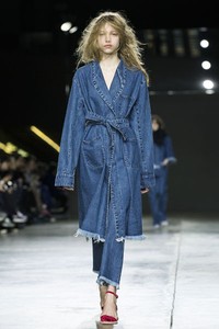 MarquesAlmeida, Fall/Winter 2014. London Fashion Week 2014. [Photo by Tristan Fewings/Getty Images]