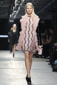 Christopher Kane, Fall/Winter 2014. London Fashion Week 2014. [Photo by Stuart C. Wilson/Getty Images]