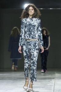 MarquesAlmeida, Fall/Winter 2014. London Fashion Week 2014. [Photo by Tristan Fewings/Getty Images]