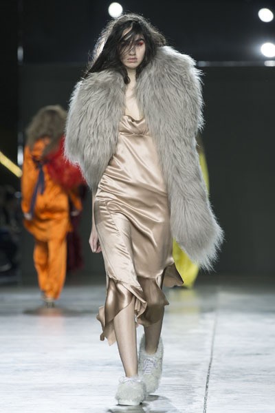 MarquesAlmeida, Fall/Winter 2014. London Fashion Week 2014. [Photo by Tristan Fewings/Getty Images]