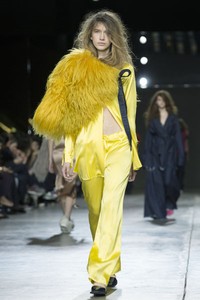 MarquesAlmeida, Fall/Winter 2014. London Fashion Week 2014. [Photo by Tristan Fewings/Getty Images]