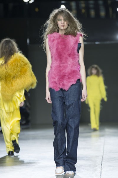 MarquesAlmeida, Fall/Winter 2014. London Fashion Week 2014. [Photo by Tristan Fewings/Getty Images]