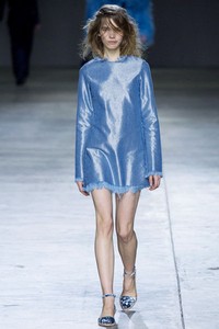 MarquesAlmeida, Fall/Winter 2014. London Fashion Week 2014. [Photo by Tristan Fewings/Getty Images]