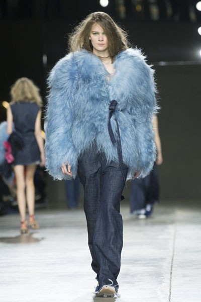 MarquesAlmeida, Fall/Winter 2014. London Fashion Week 2014. [Photo by Tristan Fewings/Getty Images]