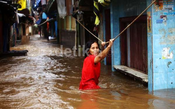 Warga Kampung Pulo Masih Menolak Direlokasi ke Rusun Komarudin