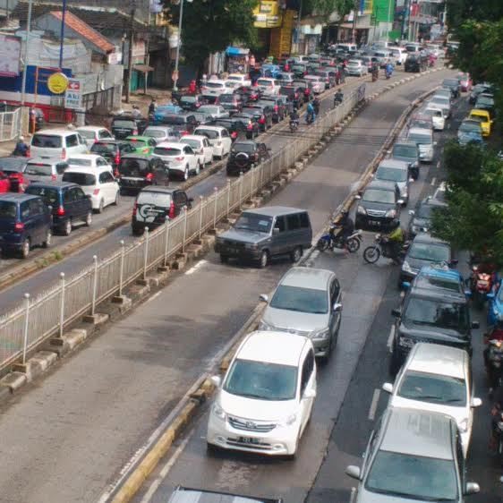 Macet di Buncit dan Tol Jatibening Imbas dari Evakuasi Granit di Kuningan